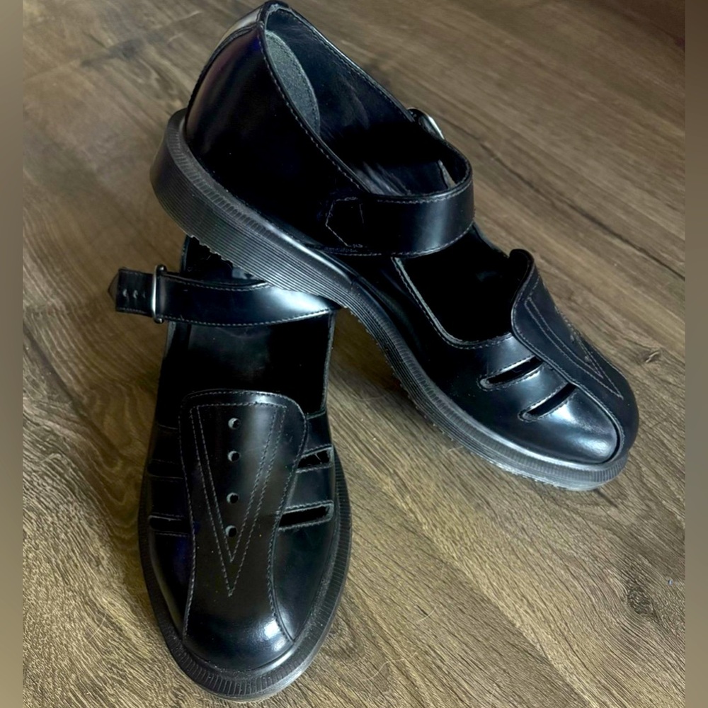 Dr. Martens Deardra low cut Mary Jane sandals, size 8